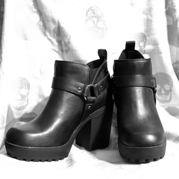 torrid Shoes - Ankle boots with chunky soles